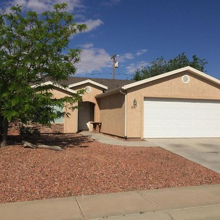 Lone Rock Retreat - 3-Bedroom Near Lake Powell Page Exterior foto